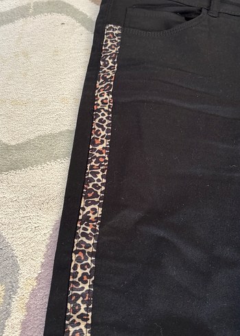 Siyah Yılan Desenli Payetli Kadın Pantolon - Görsel 3