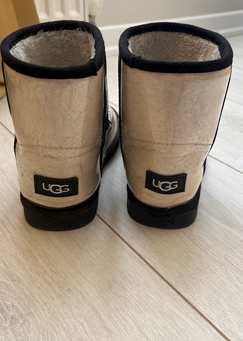 UGG Gri Beyaz Metalik Kadın Bot - Görsel 3