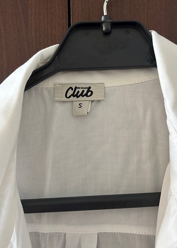 Düğmeli Beyaz Uzun Kollu Kadın Gömlek - Görsel 4