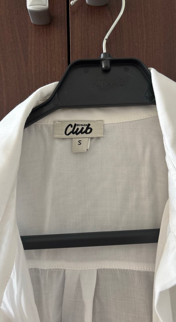 Düğmeli Beyaz Uzun Kollu Kadın Gömlek - Görsel 4