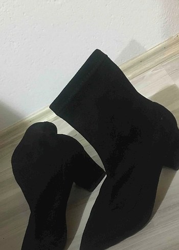 36 Beden Siyah Elastik Blok Topuklu Kadın Bot