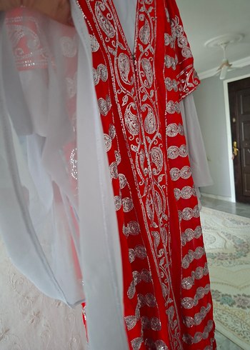 Nakışlı Kırmızı V Yakalı Uzun Bohem Elbise - Görsel 3