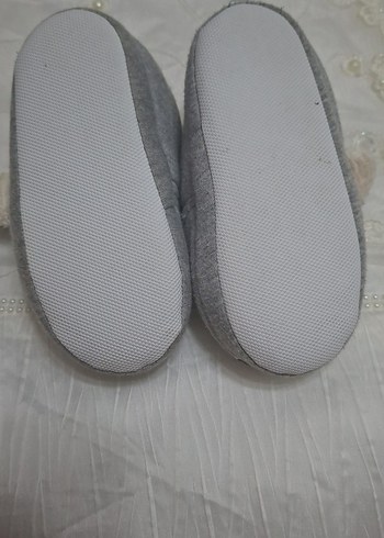 Gri Nakışlı Kürklü Kız Çocuk Ev Terliği - Görsel 5