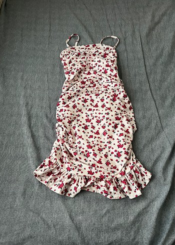 Beyaz Çiçek Desenli Askılı - Görsel 2