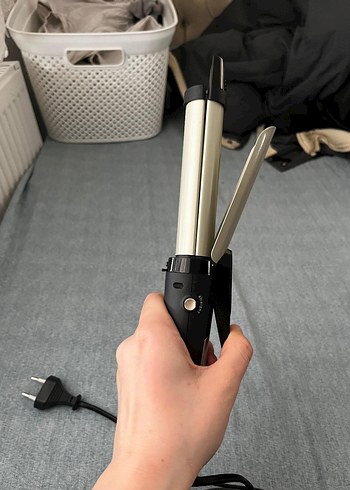 Siyah ve gri saç şekillendirici maşası - Görsel 4