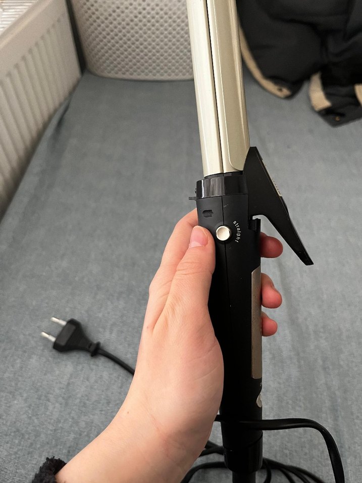 Siyah ve gri saç şekillendirici maşası - Görsel 2