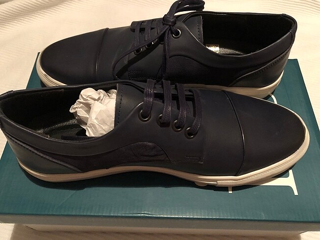 Sneaker