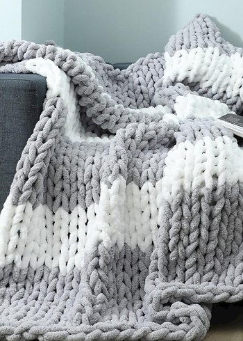 Nakışlı Kahverengi Örgü  Battaniye - Görsel 2