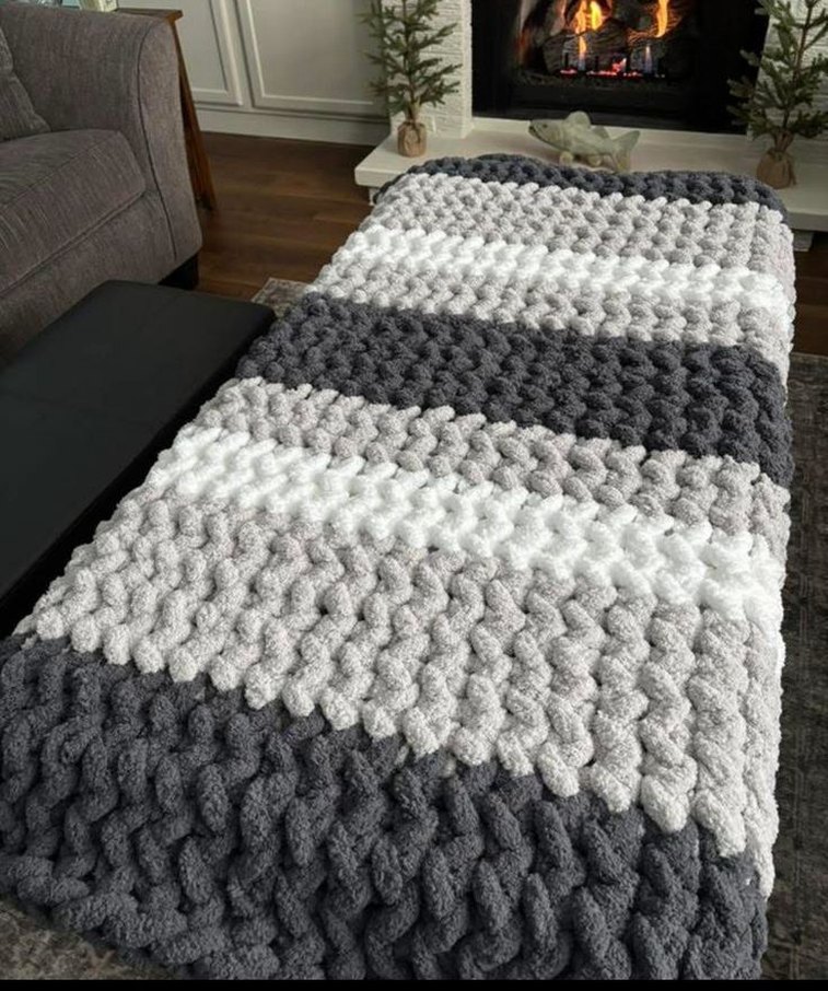 Nakışlı Kahverengi Örgü  Battaniye - Görsel 3