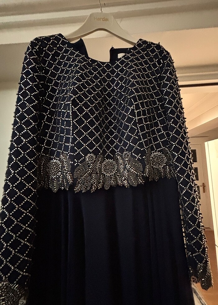 Harika bir abiye kumaşı duruşu müthiş - Görsel 2