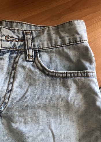 Düğmeli Kot Şort - Görsel 3