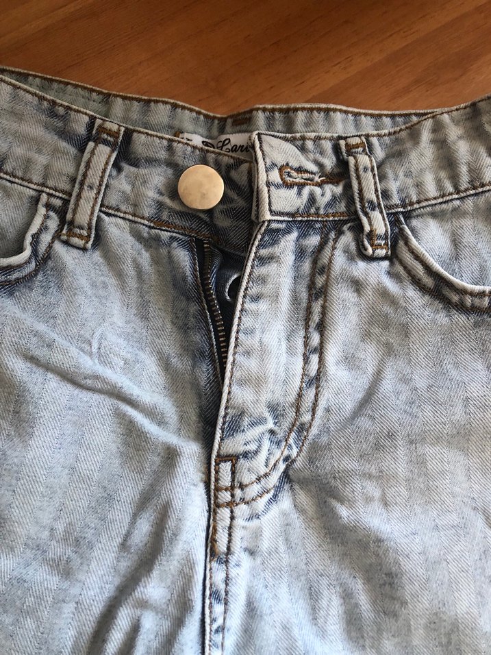 Düğmeli Kot Şort - Görsel 4