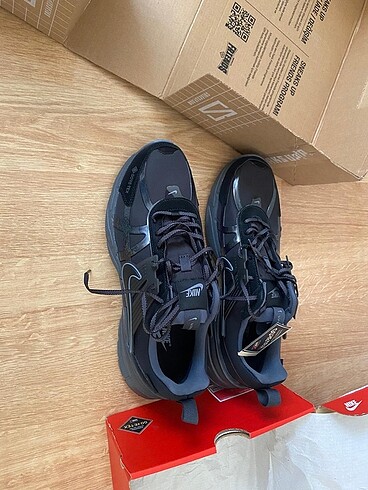 NİKE V2K RUN GORE-TEX