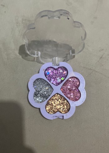 Kalp Şeklinde Parlak Far Paleti - Görsel 2