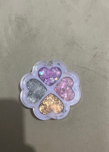 Kalp Şeklinde Parlak Far Paleti - Görsel 3