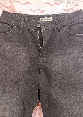Gri Düğmeli Kadın Denim Jean