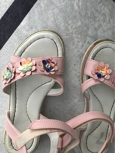 Diğer 31 numara kız çocuk sandalet