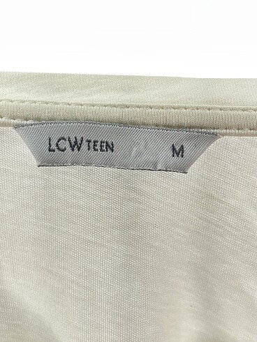 m Beden çeşitli Renk LC Waikiki T-shirt %70 İndirimli.