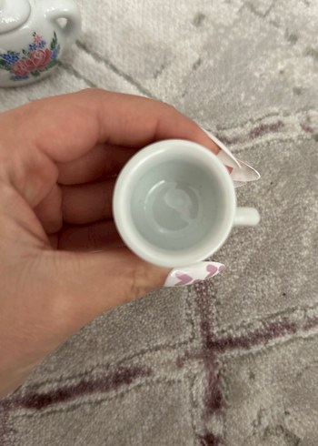 Beyaz Çiçek Desenli Mini Demlik ve Fincan - Görsel 6