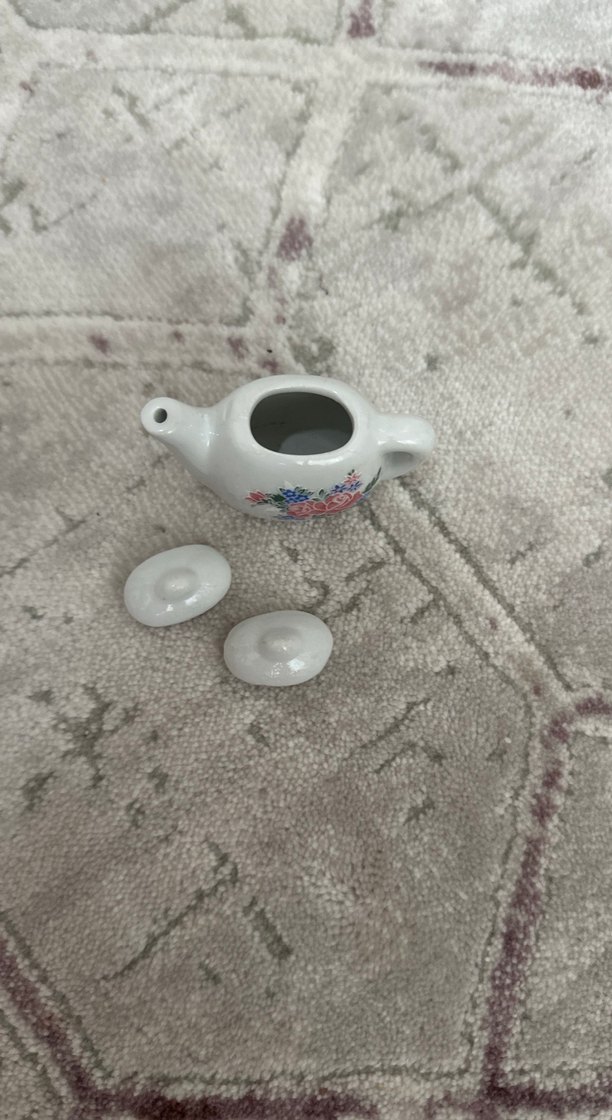 Beyaz Çiçek Desenli Mini Demlik ve Fincan - Görsel 3