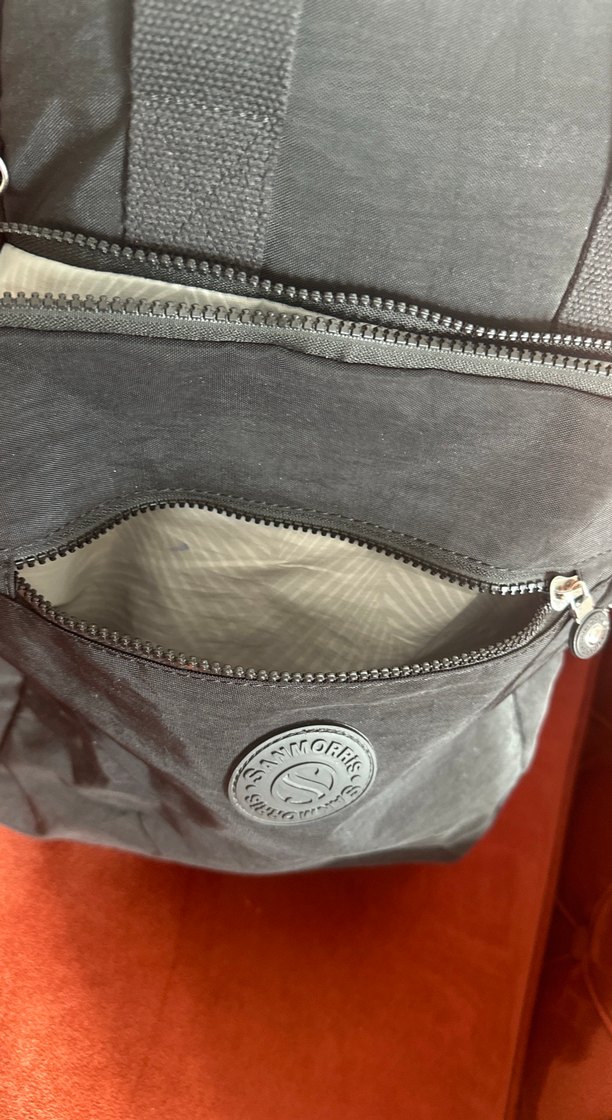 Siyah Fermuarlı Kadın Sırt Çantası - Görsel 4