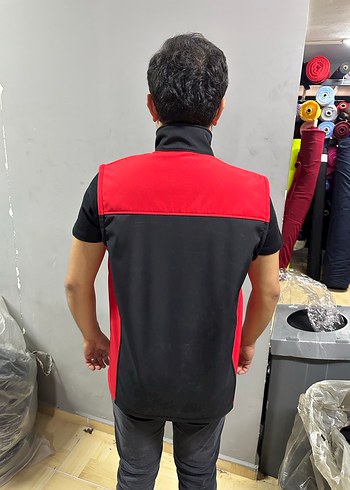 Su ve Rüzgar Geçirmez Kırmızı Siyah Softshell Yelek - Görsel 2