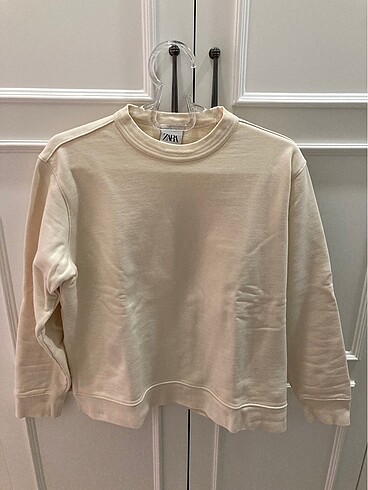 Zara sweatshirt