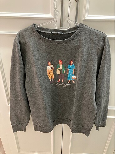 Sweatshirt