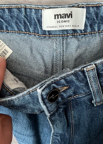 26 Beden Mavi Marka Geniş Paça Jean