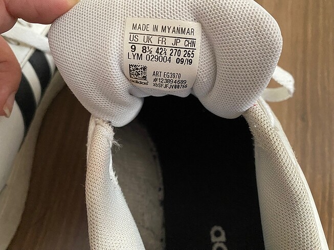40 Beden beyaz Renk Adidas spor ayakkabı