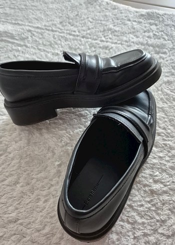 Kadın Siyah Minimalist Topuklu Loafer