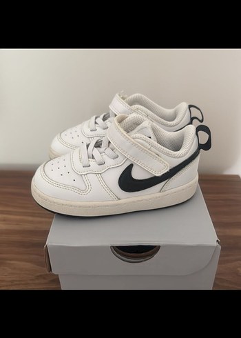 23 Beden Nike Erkek Çocuk Beyaz Spor Ayakkabı