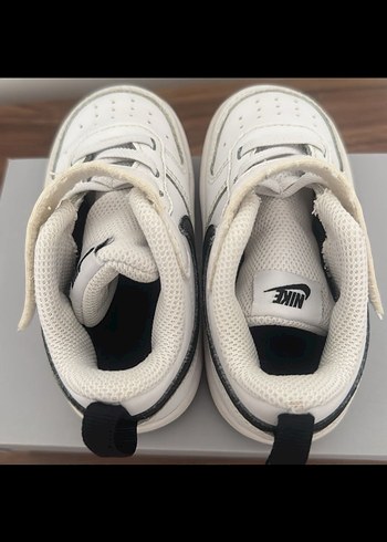 23 Beden beyaz Renk Nike Erkek Çocuk Beyaz Spor Ayakkabı