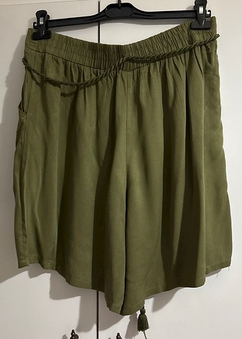 Kemerli Kısa Haki Kadın Kumaş Şort - Görsel 2