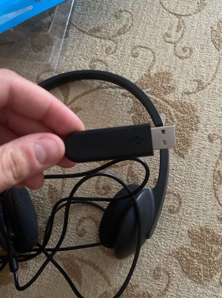 Siyah Kulak Üstü Kablolu Kulaklık - Görsel 2