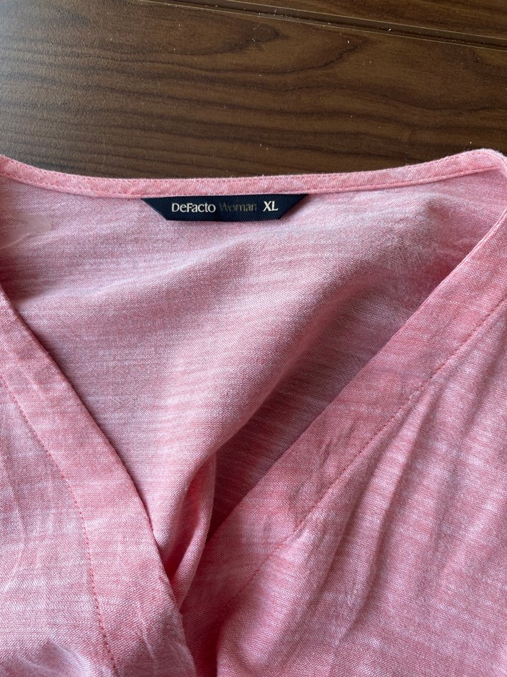 Düğmeli Kısa Kollu Pembe Keten Gömlek - Görsel 2