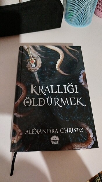 Krallığı öldürmek -kitap