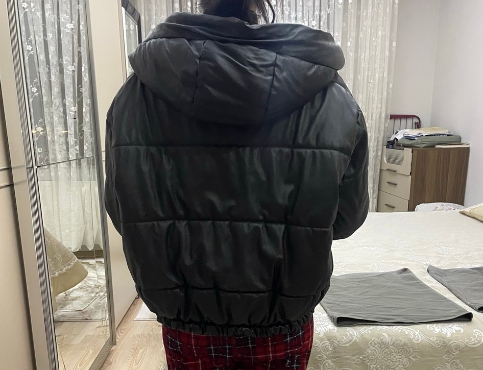 Siyah Kadın Kışlık Mont - Görsel 3