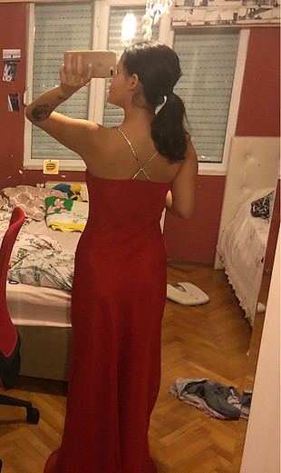 Kırmızı Gece Elbisesi