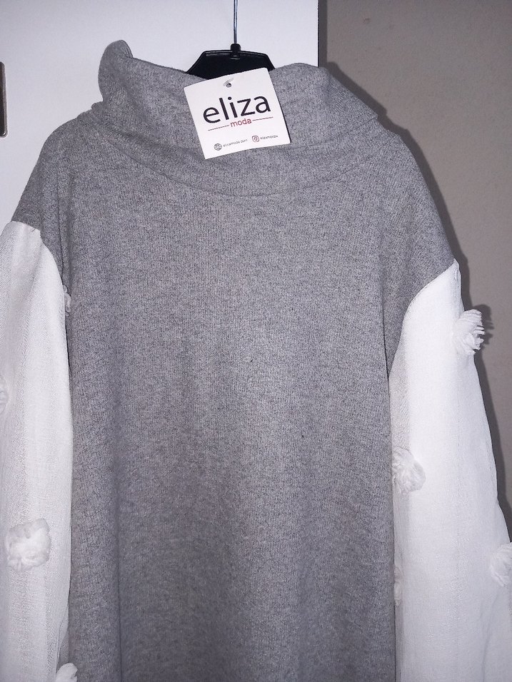 Gri Boğazlı Örme Elbise Beyaz Balon Kollu - Görsel 2