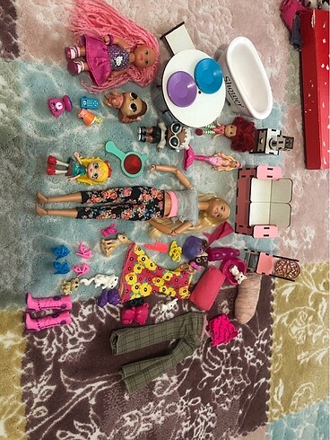 Sonsuz hareket Barbie bebek ve eşyaları