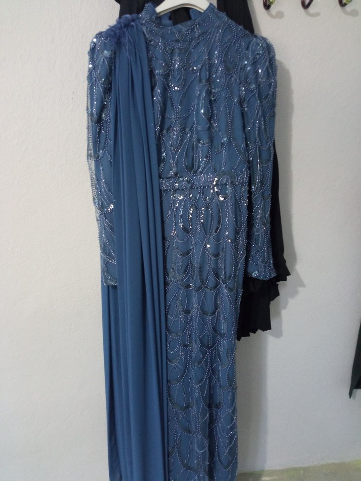 İşlemeli Mavi Uzun Kollu Abiye Elbisr kiralık - Görsel 4