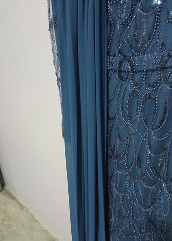 Uzun Kollu İşlemeli Mavi Abiye Elbise - Görsel 2