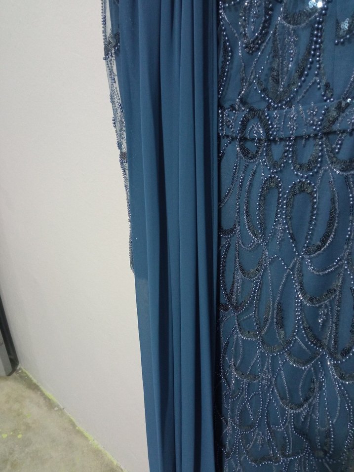 Uzun Kollu İşlemeli Mavi Abiye Elbise - Görsel 2