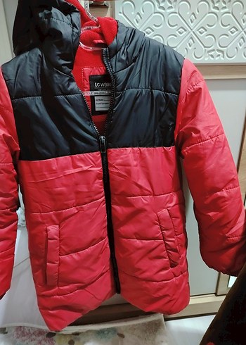 LC Waikiki Kirmizi Siyah Kapusonlu Cocuk Montu
