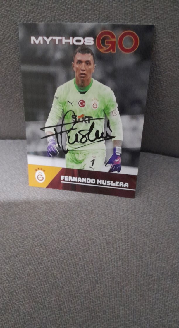 muslera imzalı kart - Görsel 2