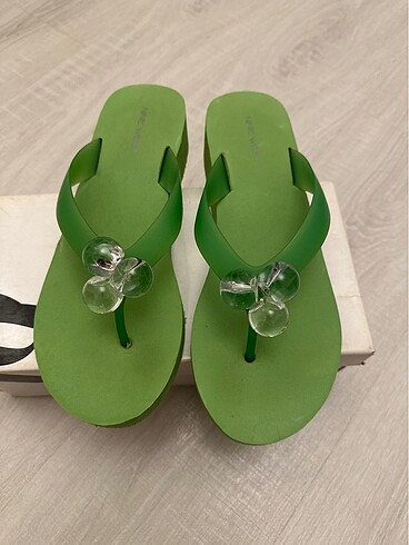 Nine West plaj terliği