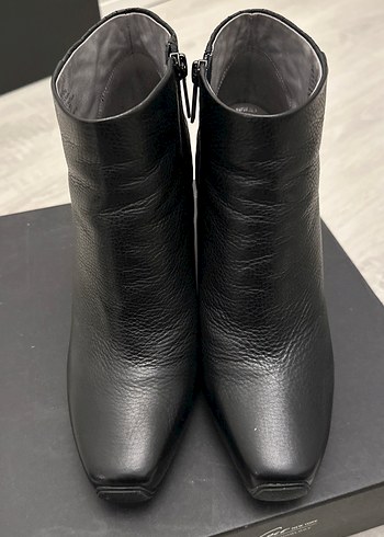 Kenneth Cole Siyah Deri Tokalı Blok Topuk Bot - Görsel 3