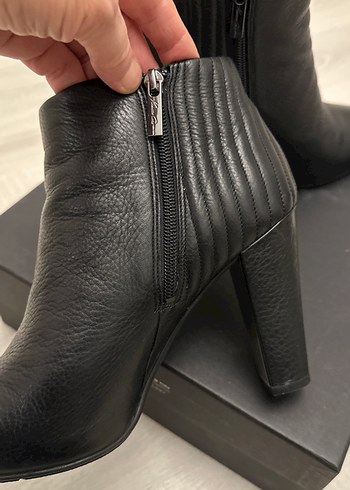 Kenneth Cole Siyah Deri Tokalı Blok Topuk Bot - Görsel 2