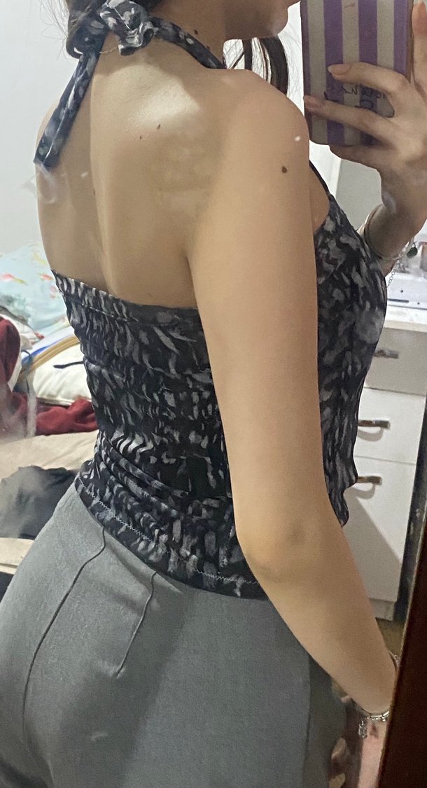 Yılan desenli Gri Bağcıklı Midi Bluz - Görsel 5